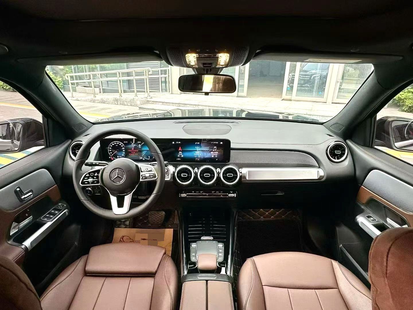 2022 Benz GLB 200 - Main View