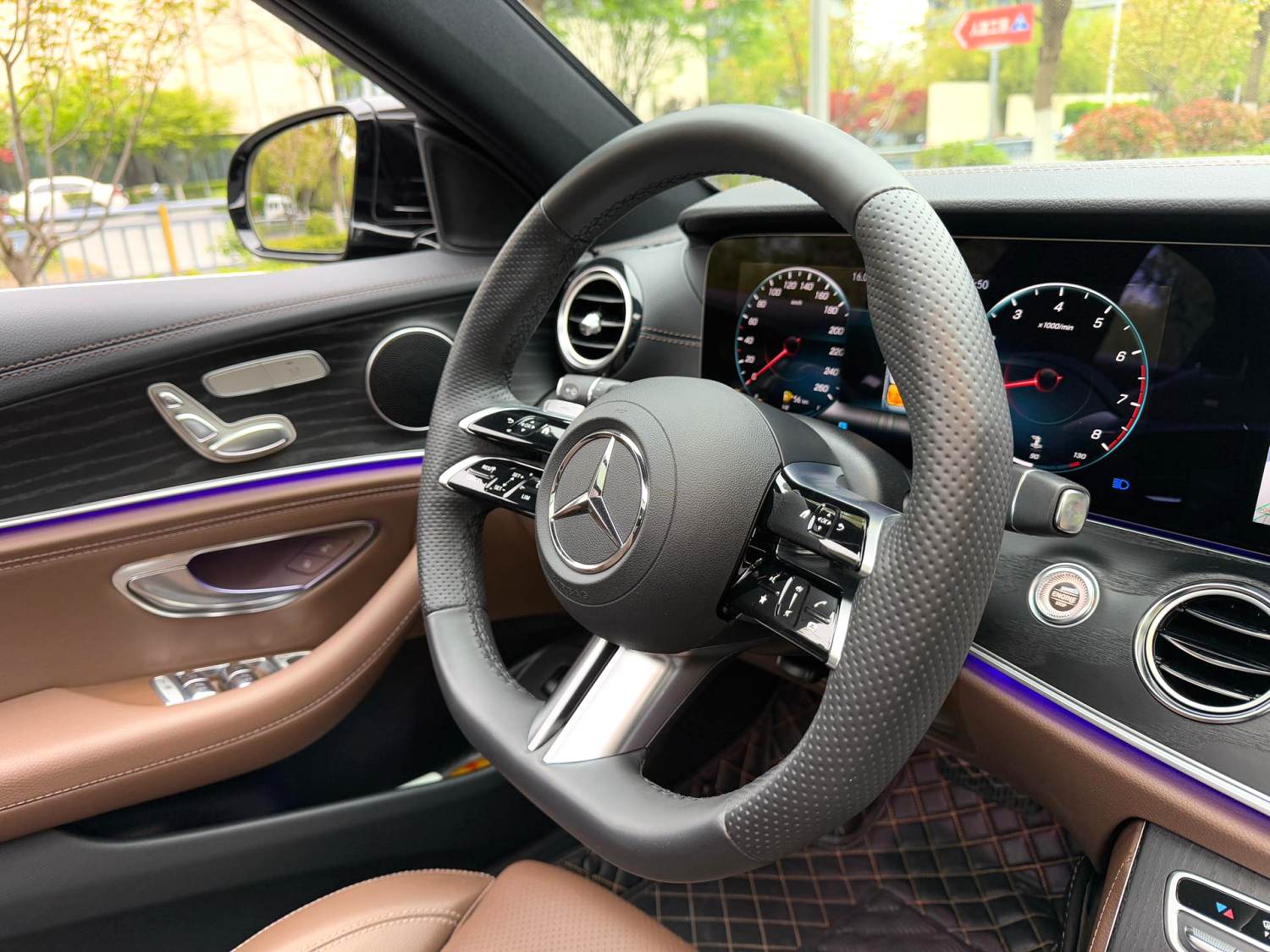 2023 Benz E260L - Main View