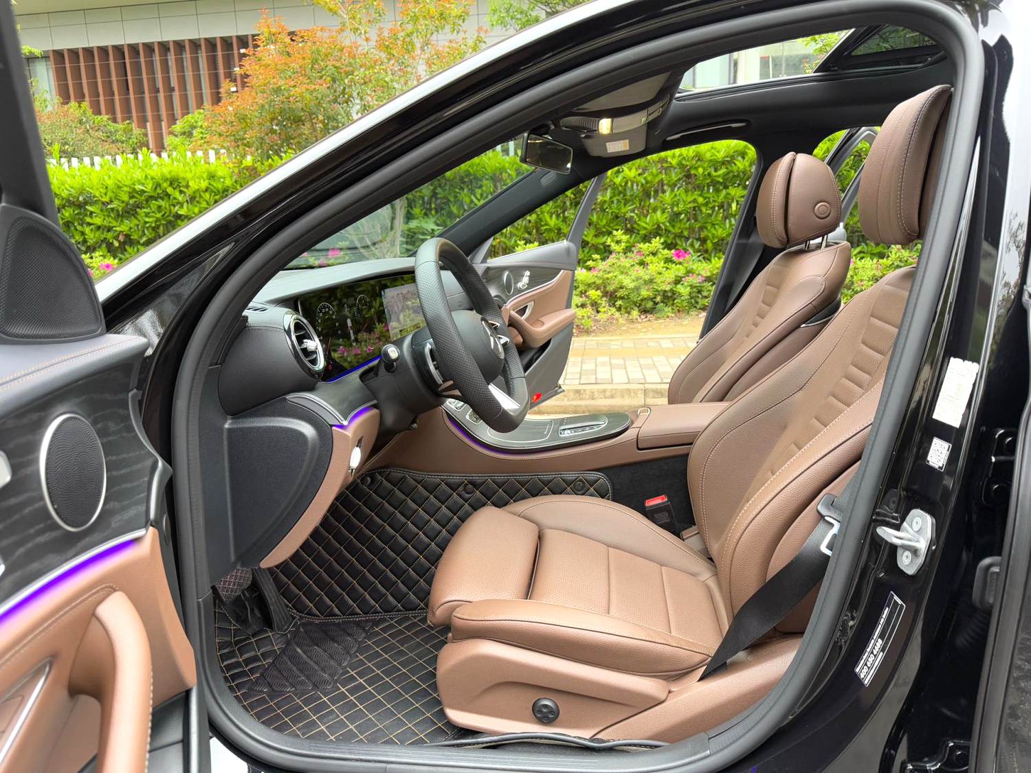 2023 Benz E260L - Main View