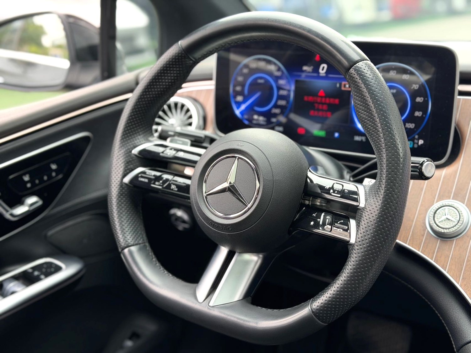 2023 Benz EQE 350 - Main View