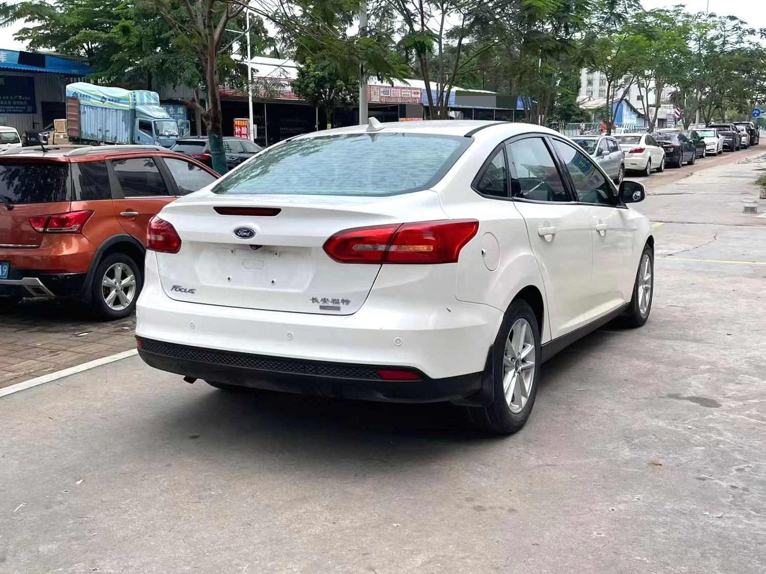 2016 Ford Focus - Main View