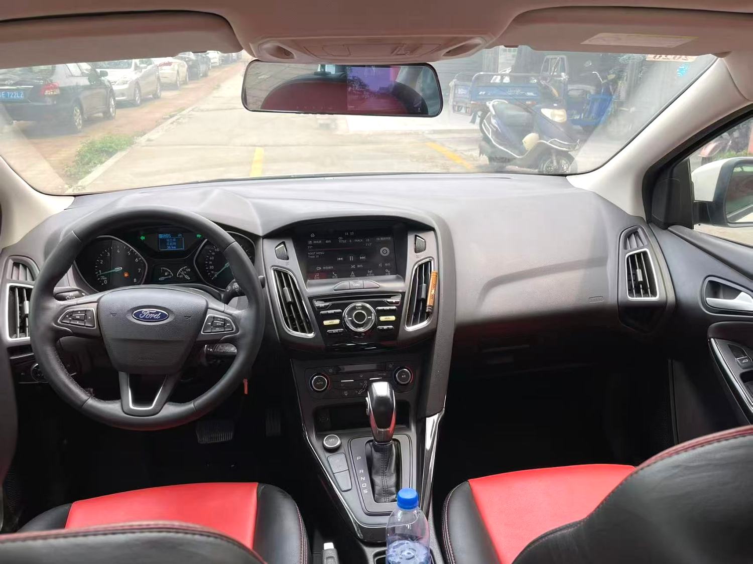 2016 Ford Focus - Main View