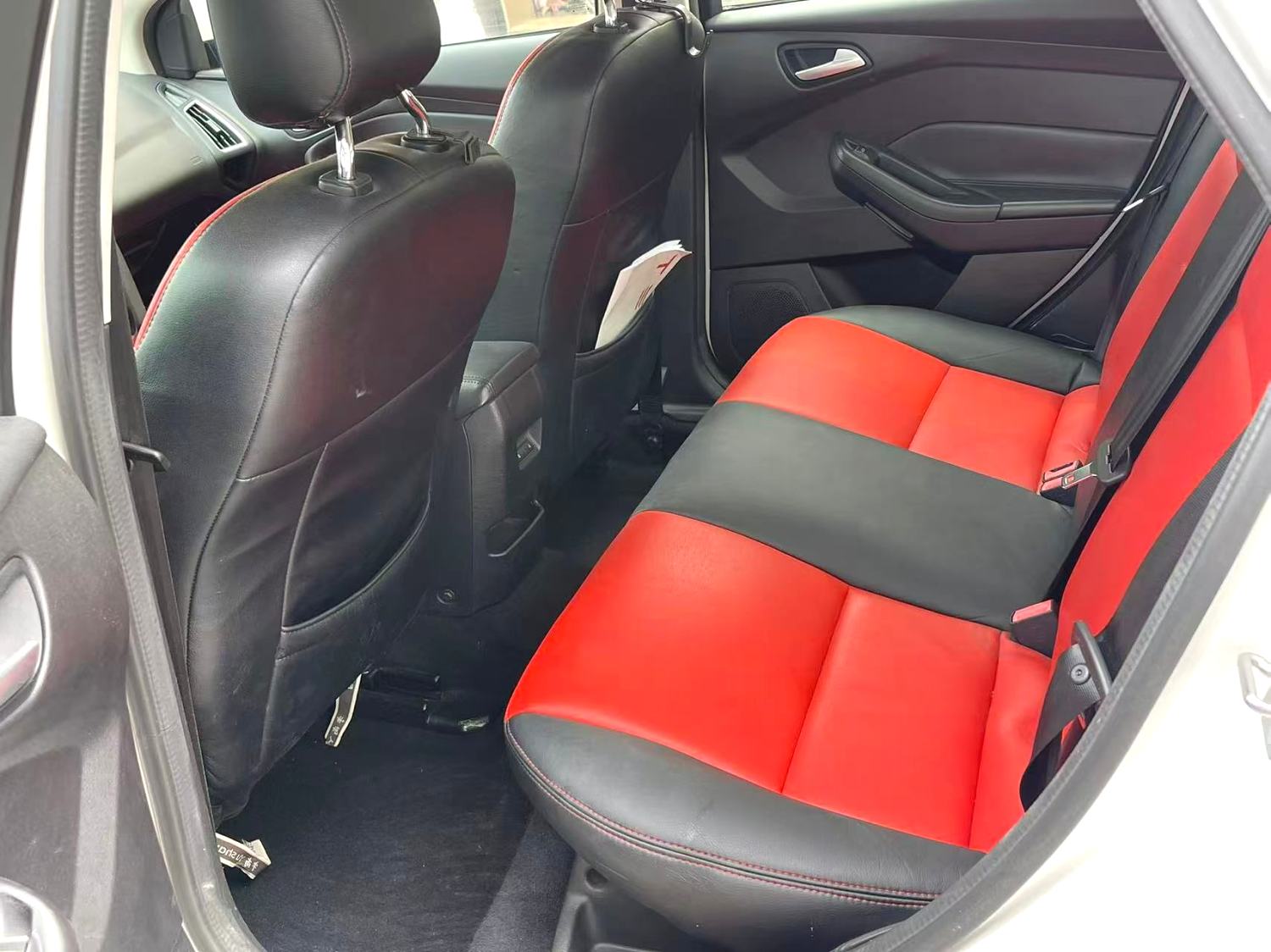 2016 Ford Focus - Main View
