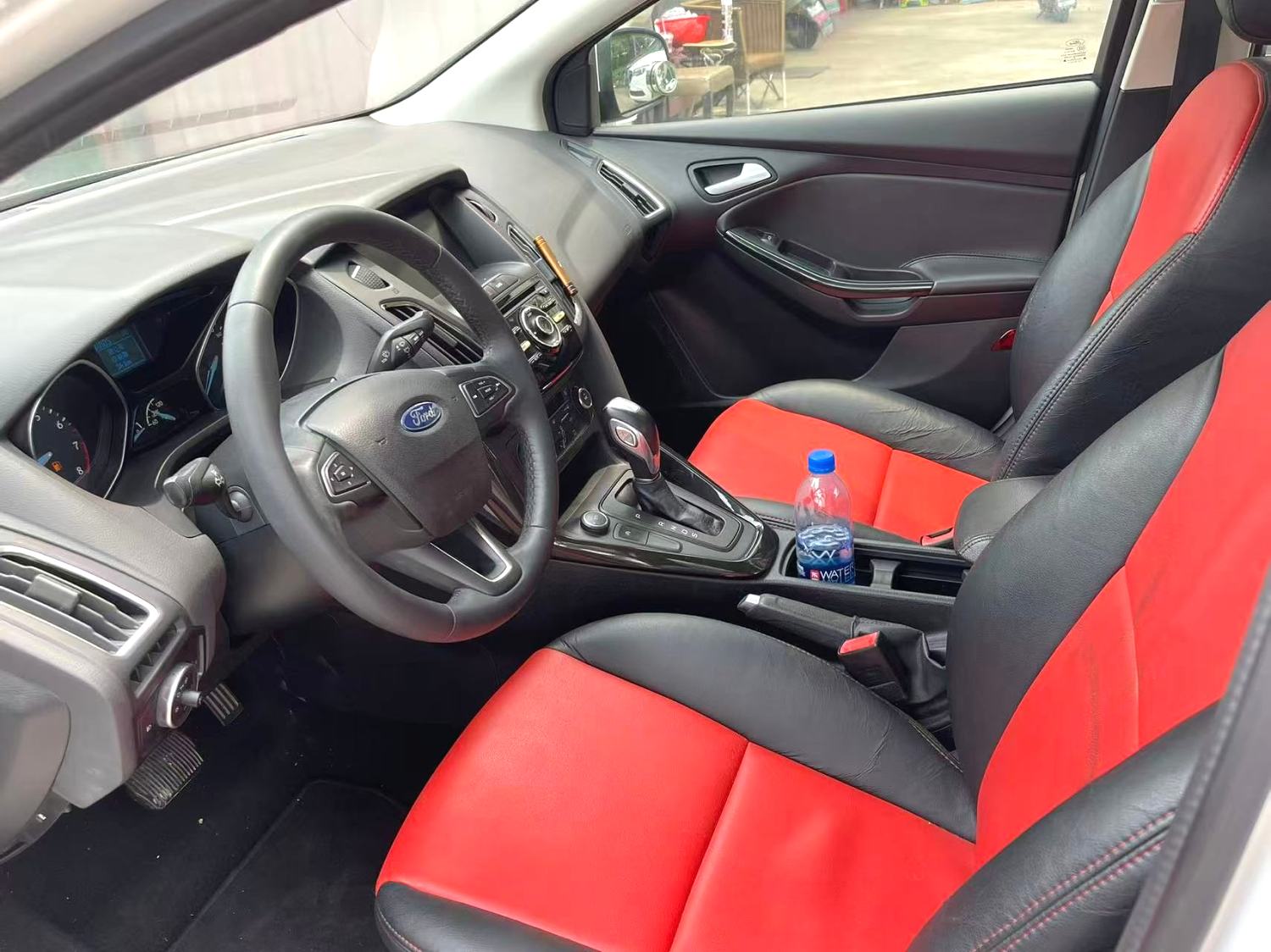 2016 Ford Focus - Main View
