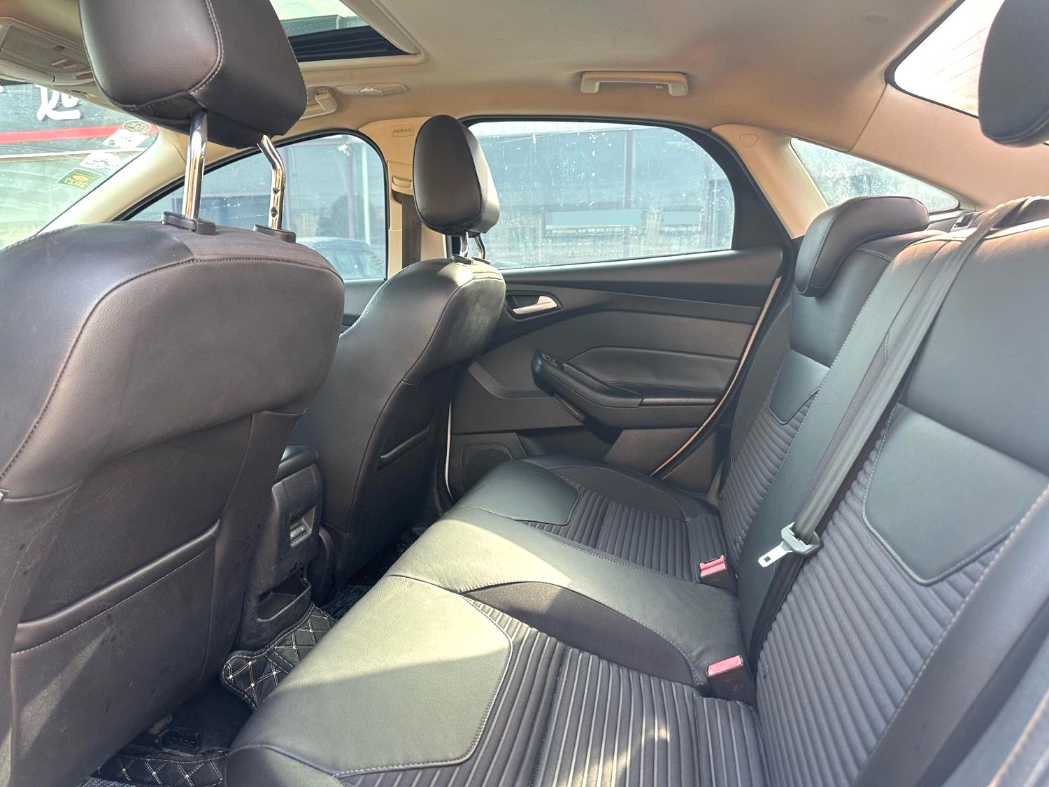 2016 Ford Focus - Main View
