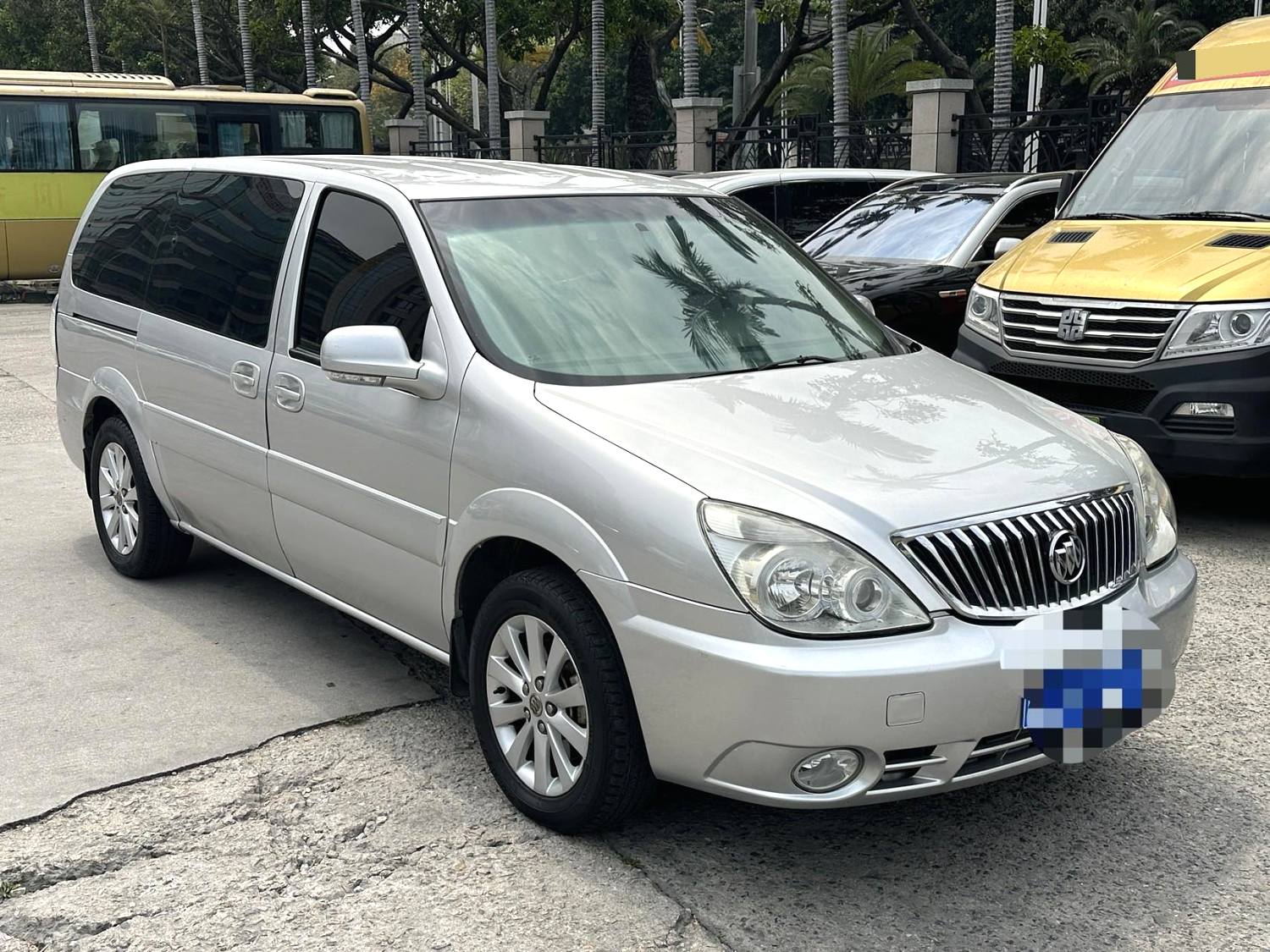 2017 Buick GL8 - Main View
