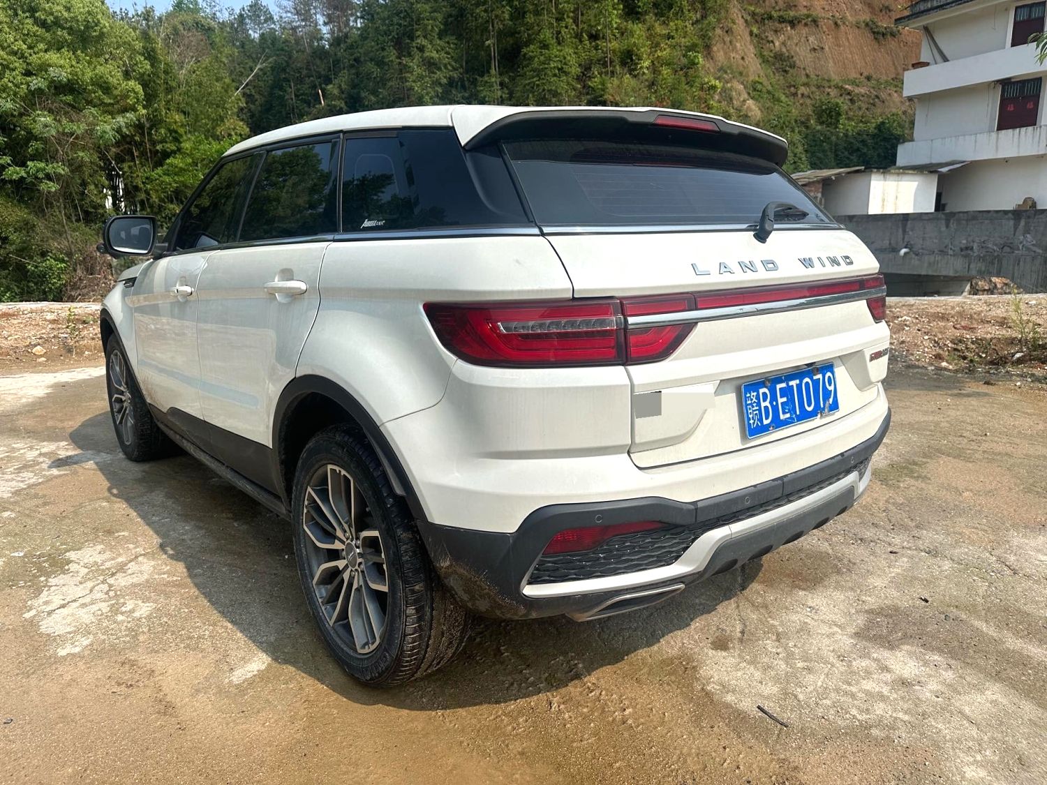 2017 Landwind X7 - Main View