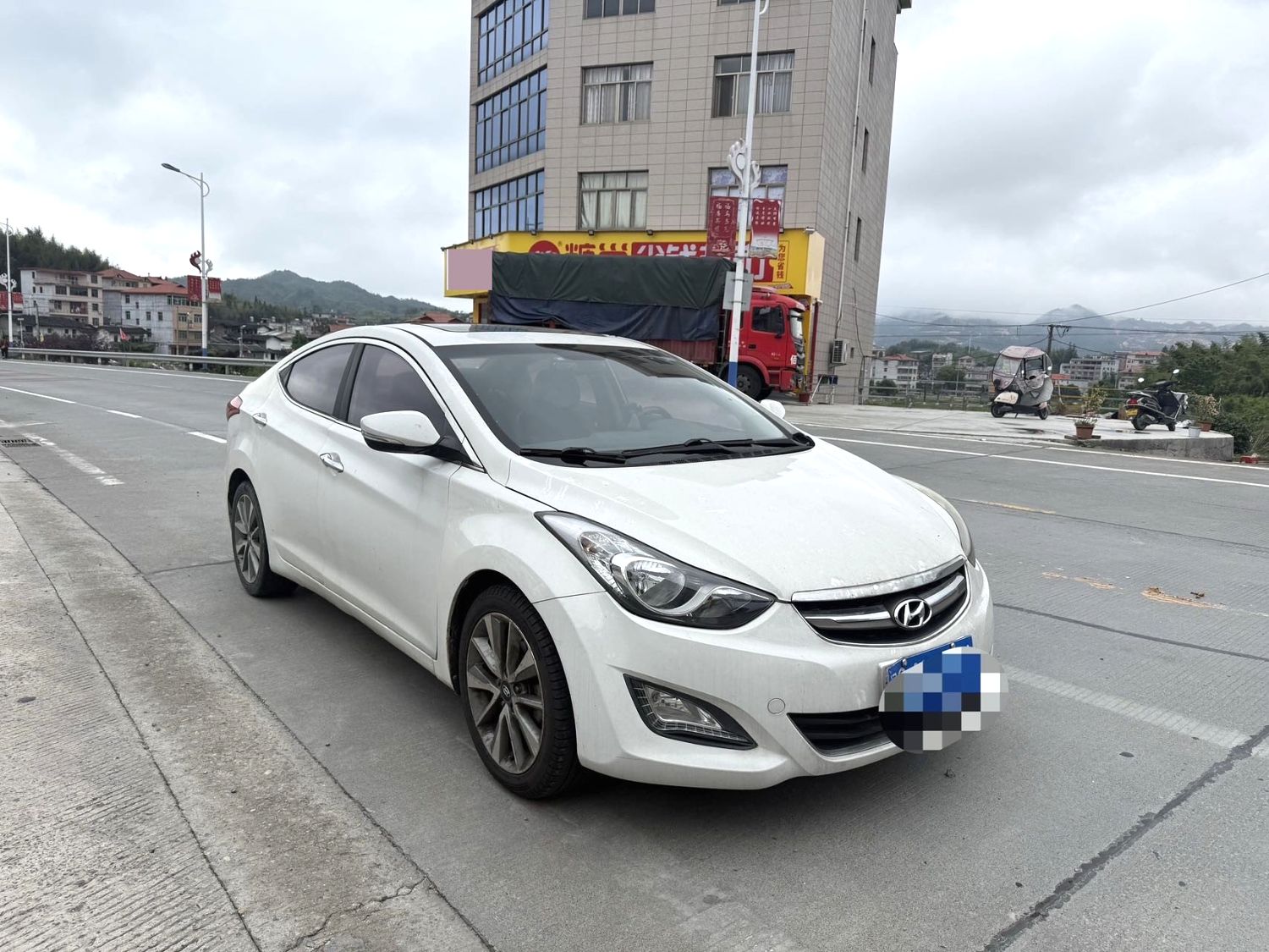 2015 Hyundai Elantra - Main View