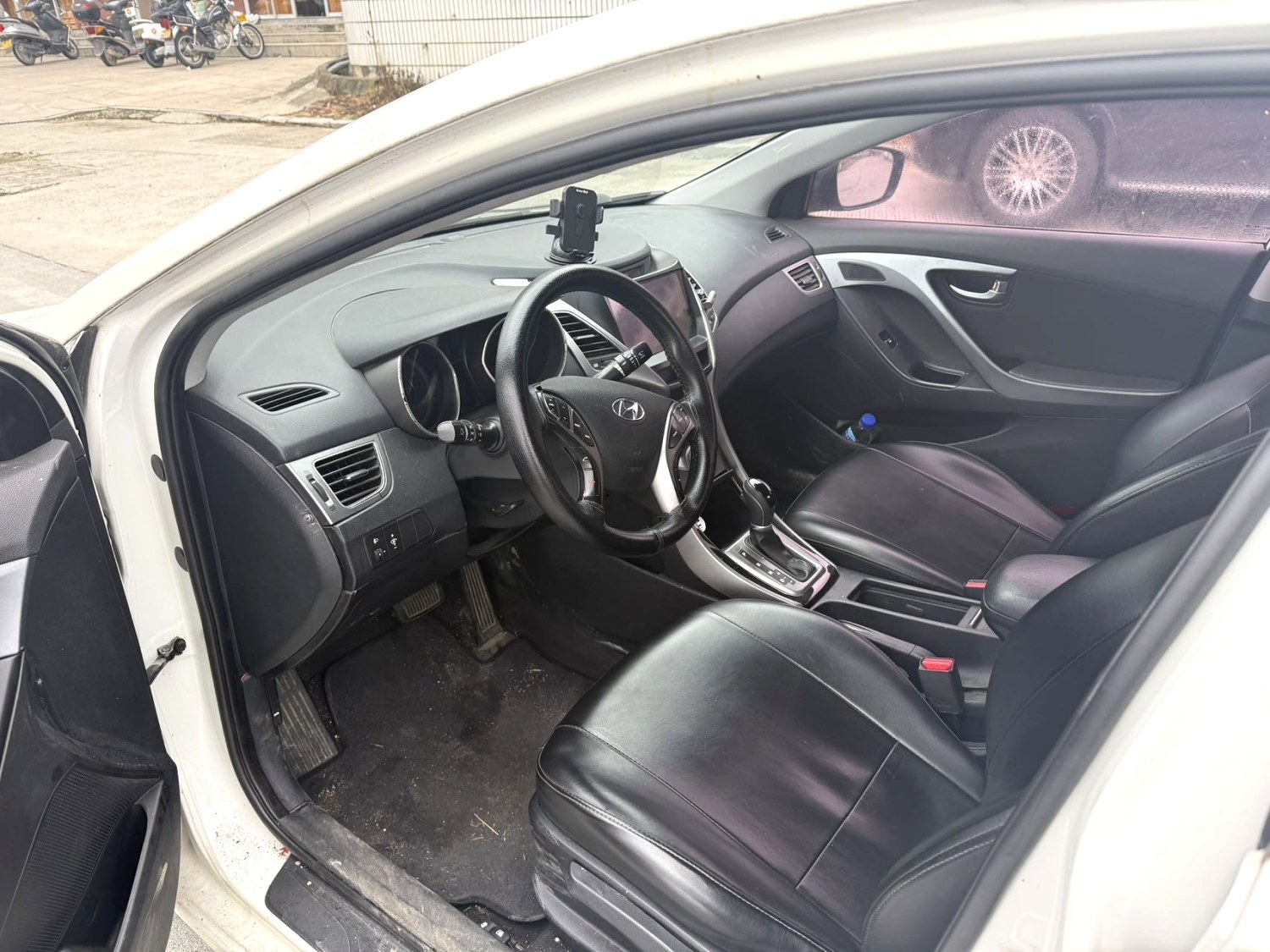 2015 Hyundai Elantra - Main View