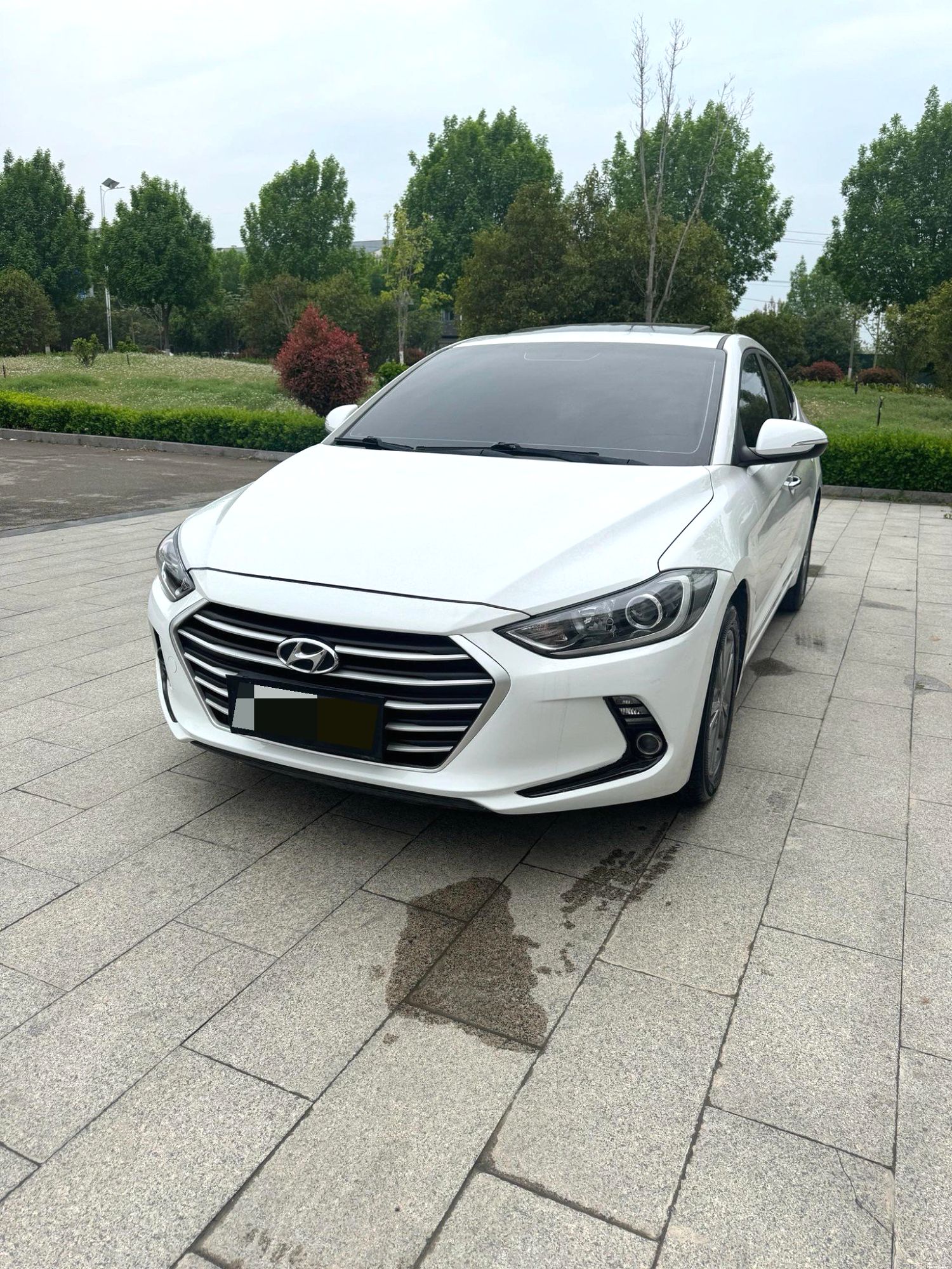 2018 Hyundai Elantra - Main View