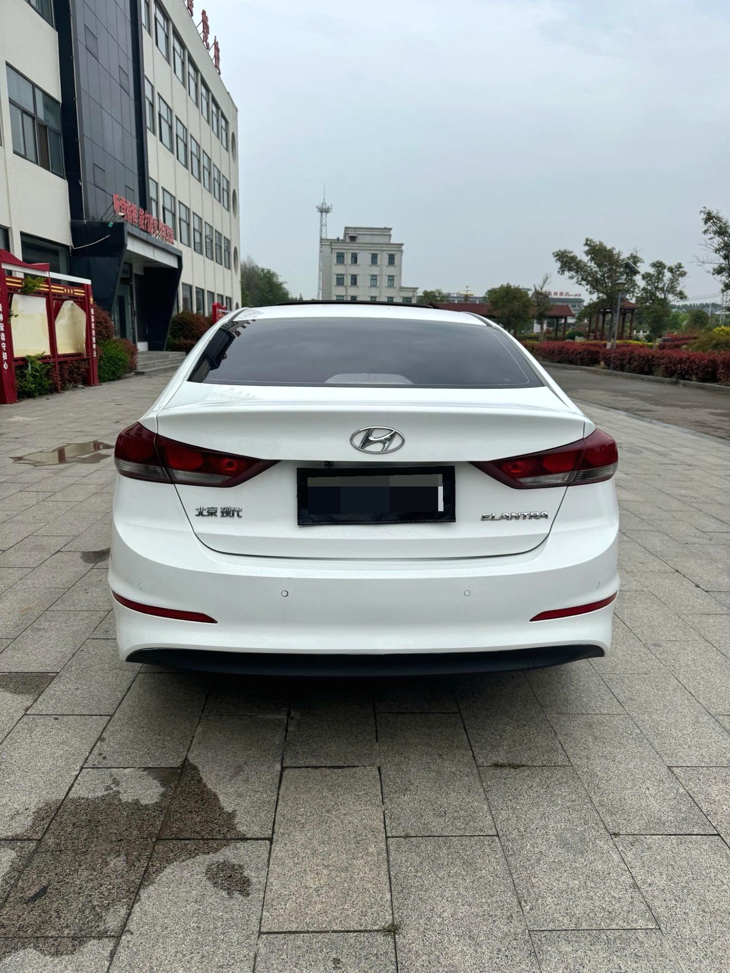 2018 Hyundai Elantra - Main View