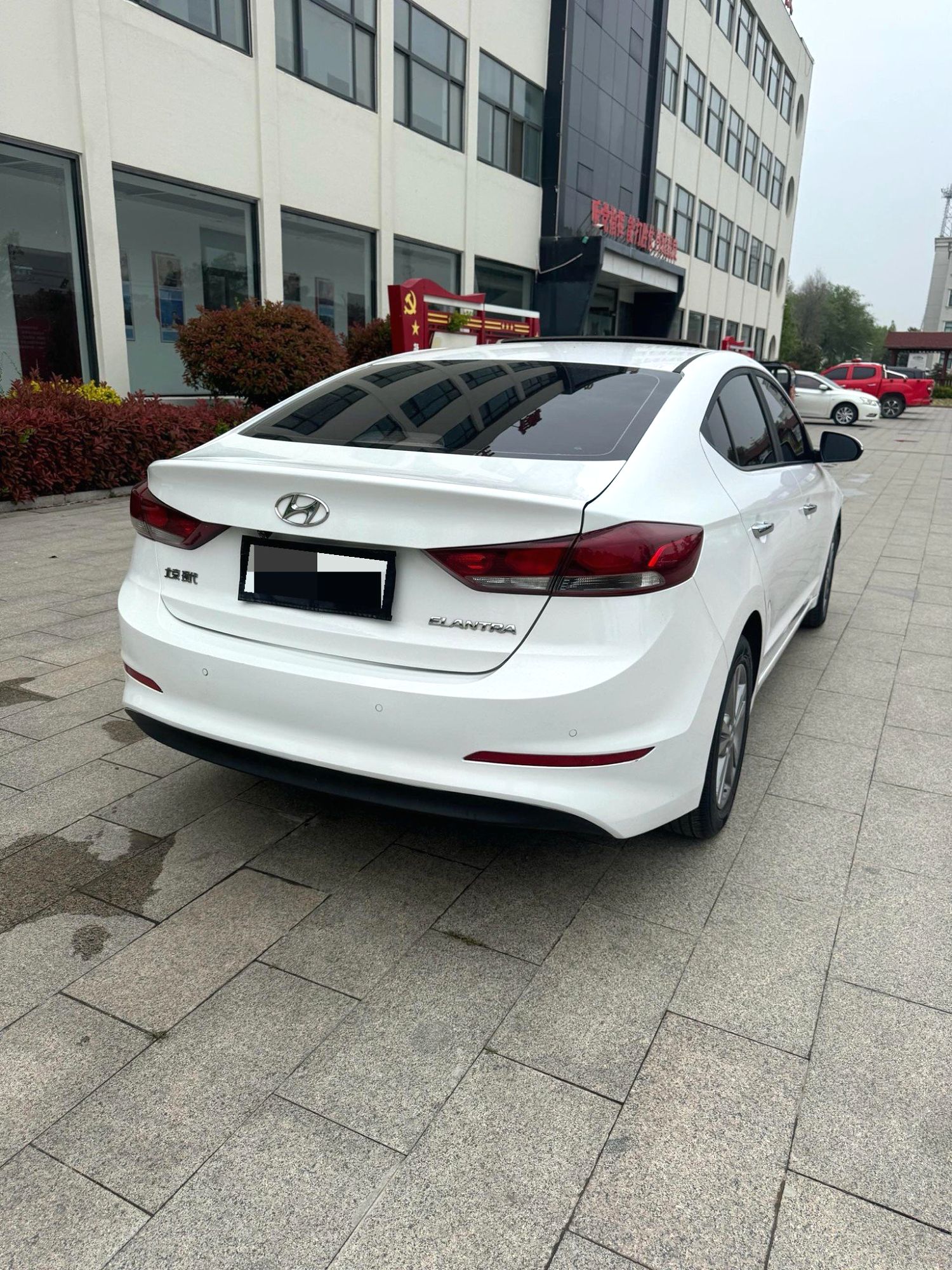 2018 Hyundai Elantra - Main View
