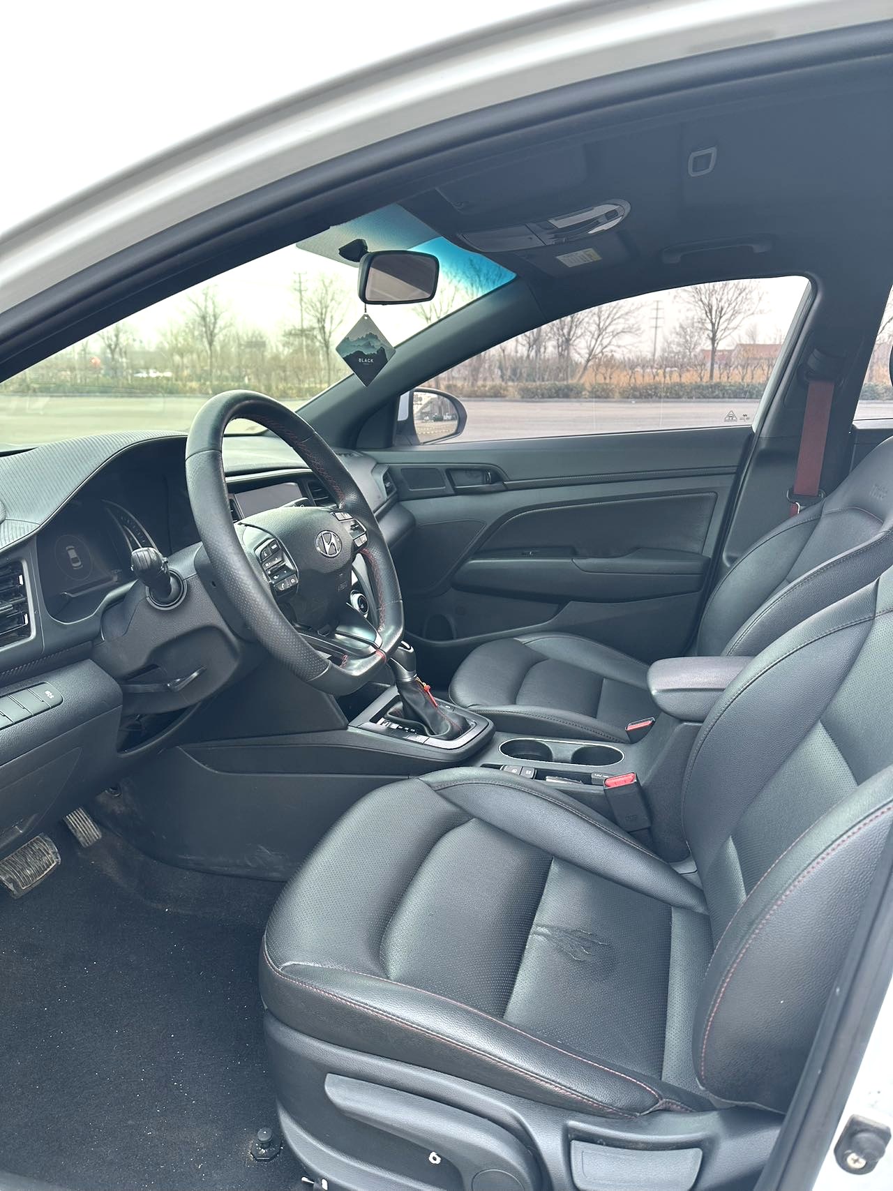 2020 Hyundai Elantra - Main View