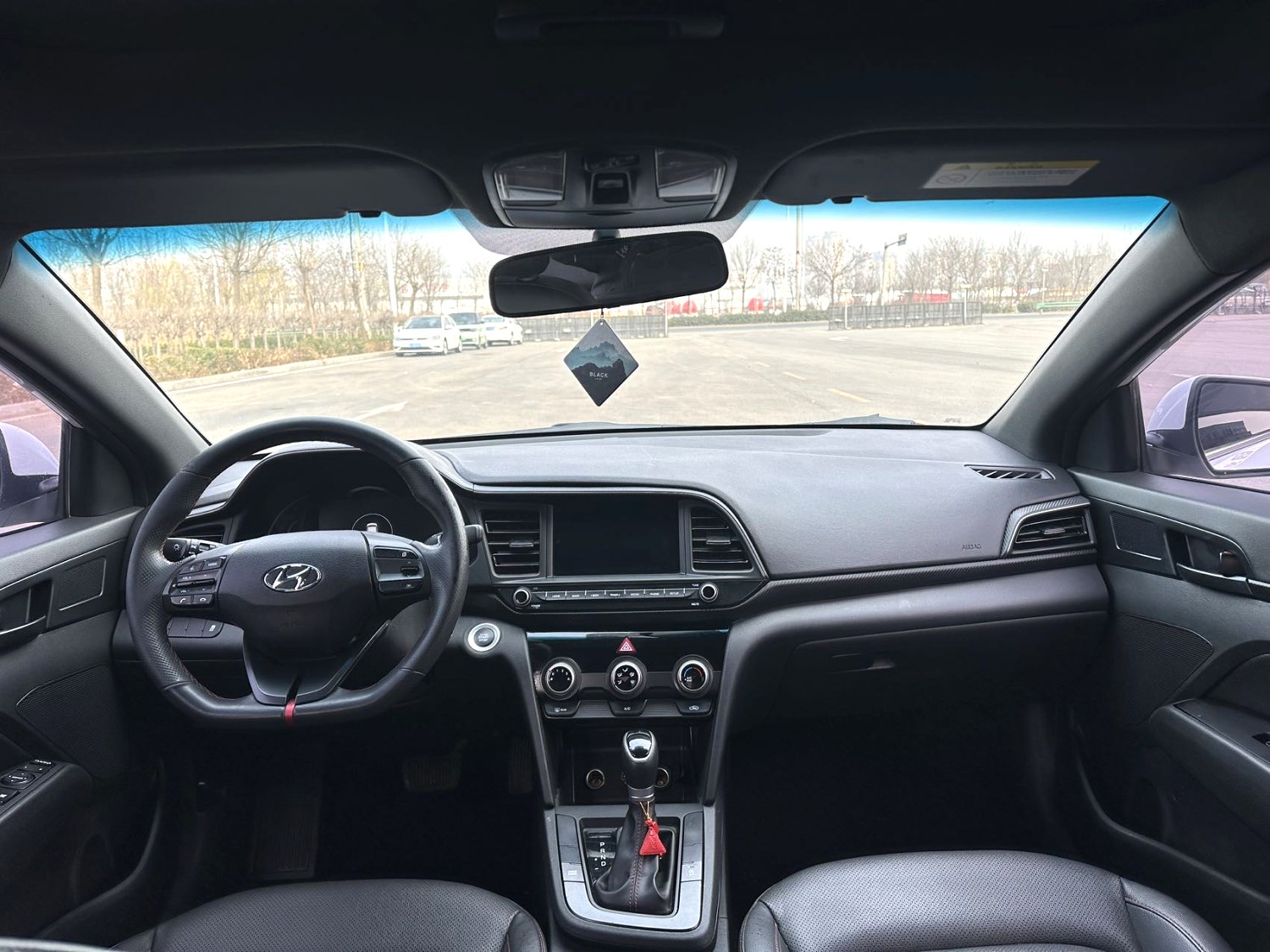 2020 Hyundai Elantra - Main View