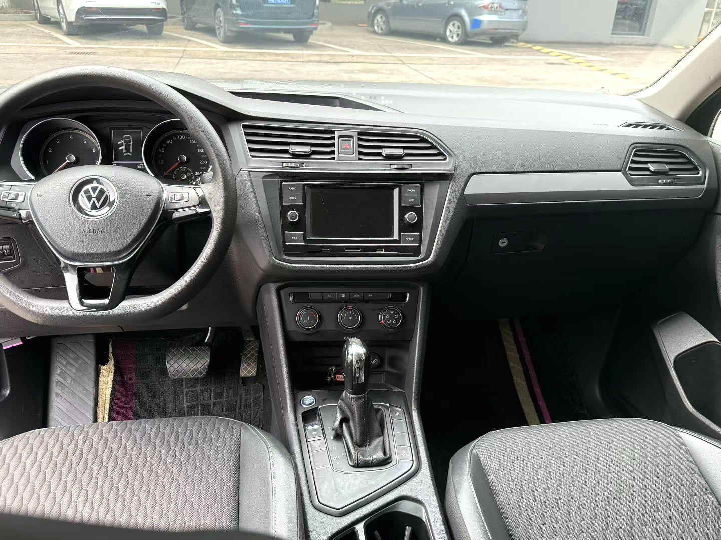 2020 VW Tiguan L - Main View