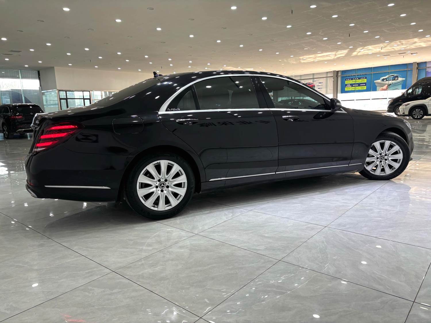 2018 Benz S320L - Main View