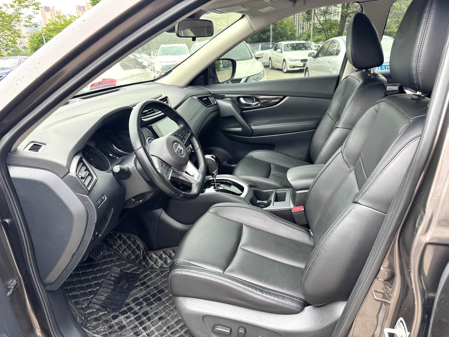 2019 Nissan X-Trail - Main View