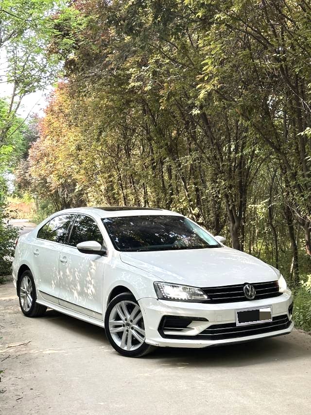 2018 VW Sagitar - Main View