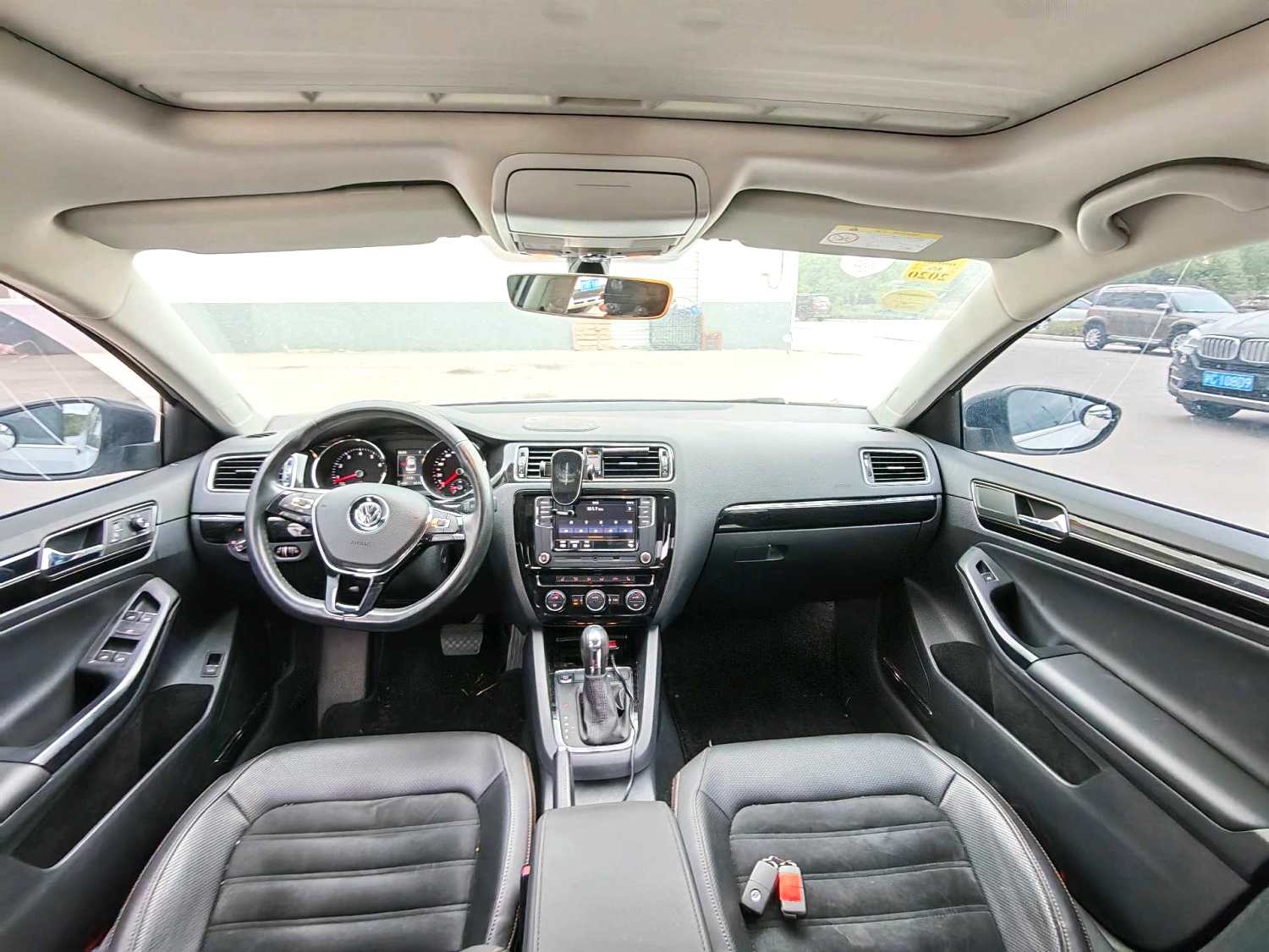 2018 VW Sagitar - Main View