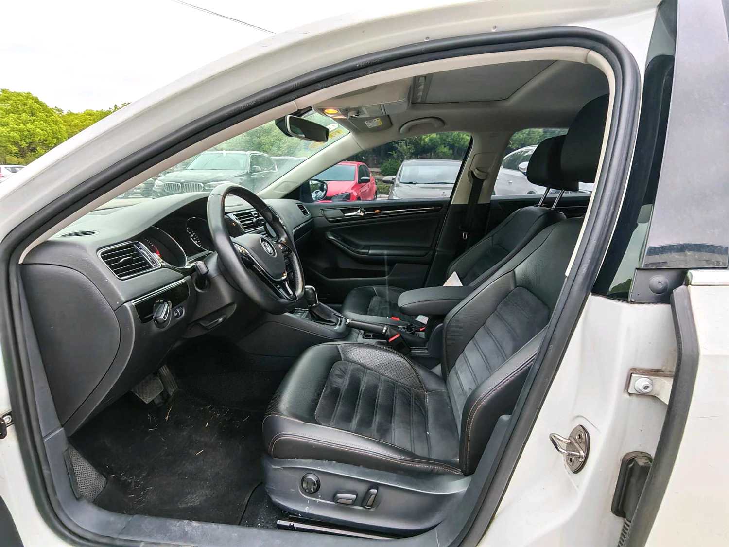 2018 VW Sagitar - Main View