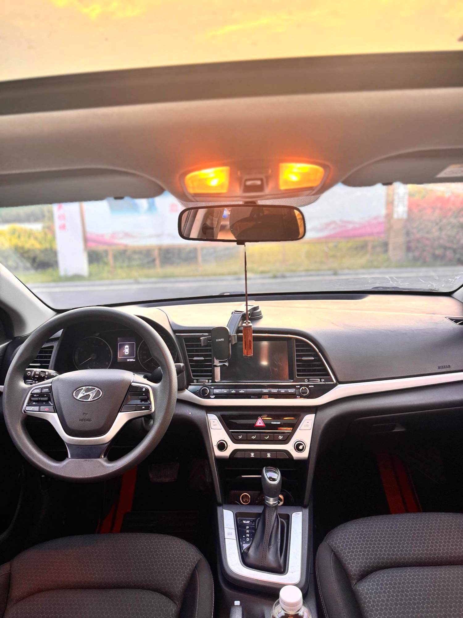 2016 Hyundai Elantra - Main View