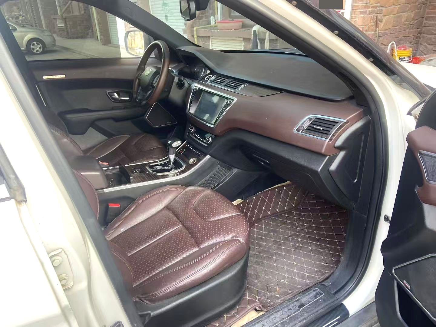 2017 Landwind X7 - Main View