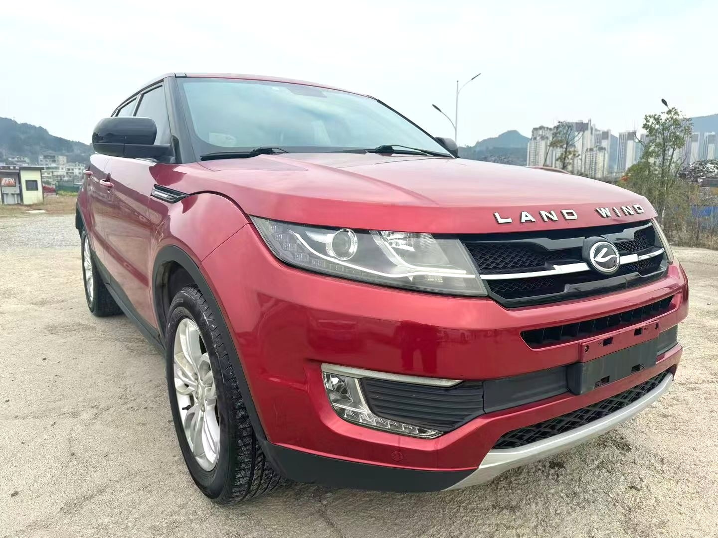 2017 Landwind X7 - Main View