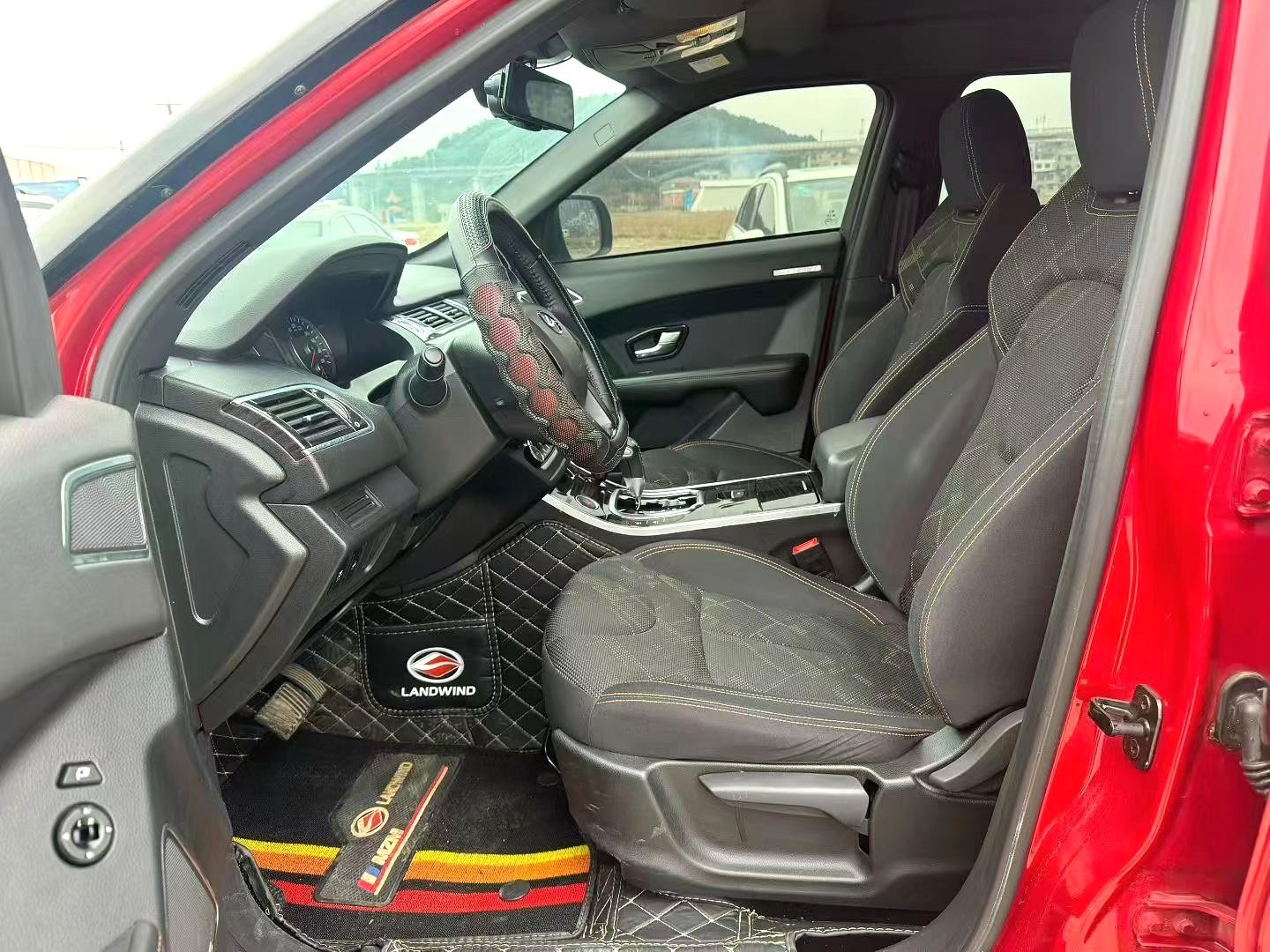 2017 Landwind X7 - Main View