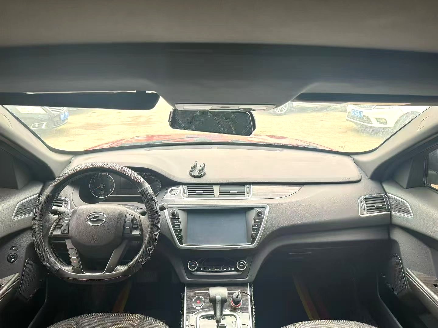 2017 Landwind X7 - Main View
