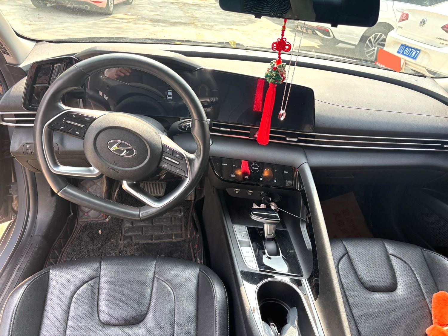 2020 Hyundai Elantra - Main View