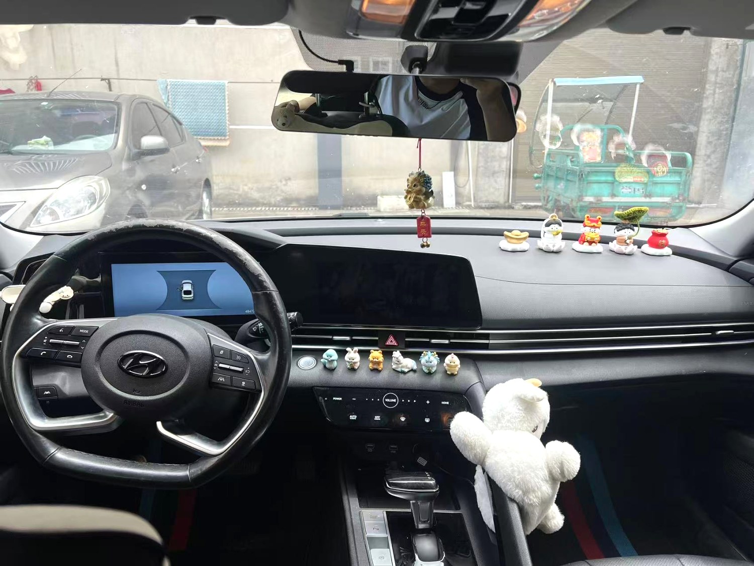 2020 Hyundai Elantra - Main View
