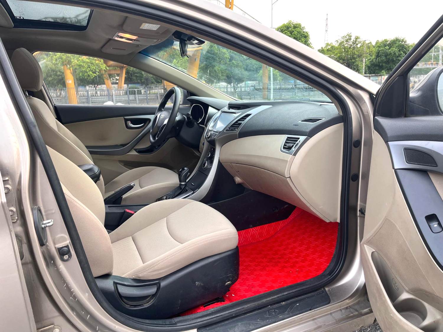 2015 Hyundai Elantra - Main View