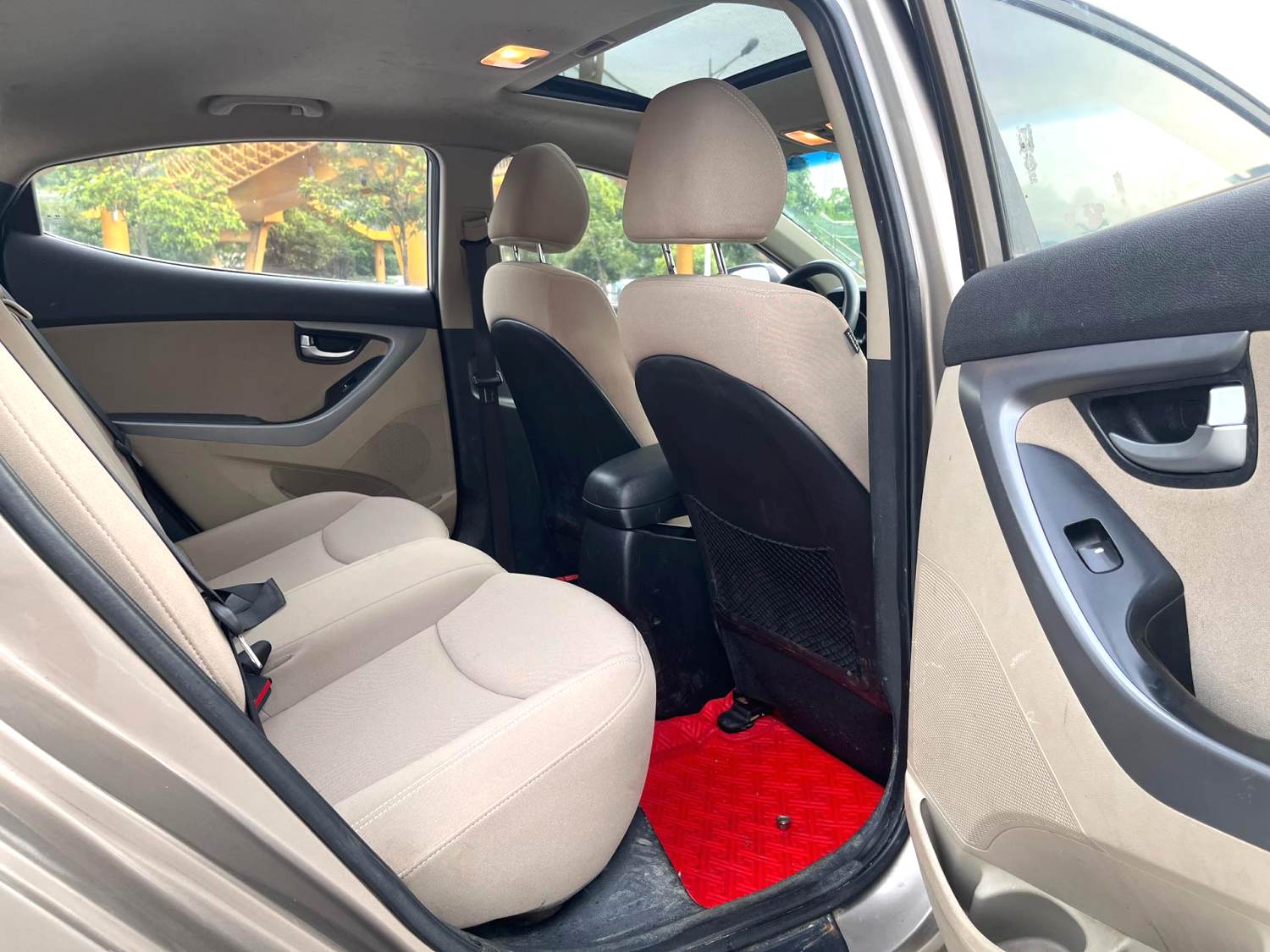 2015 Hyundai Elantra - Main View