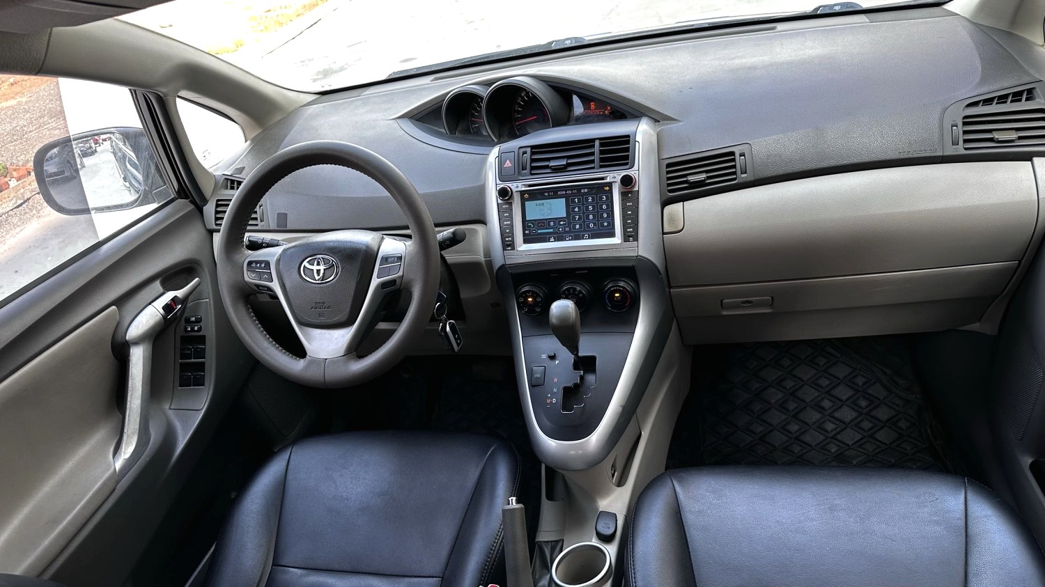 2012 Toyota E'Z - Main View