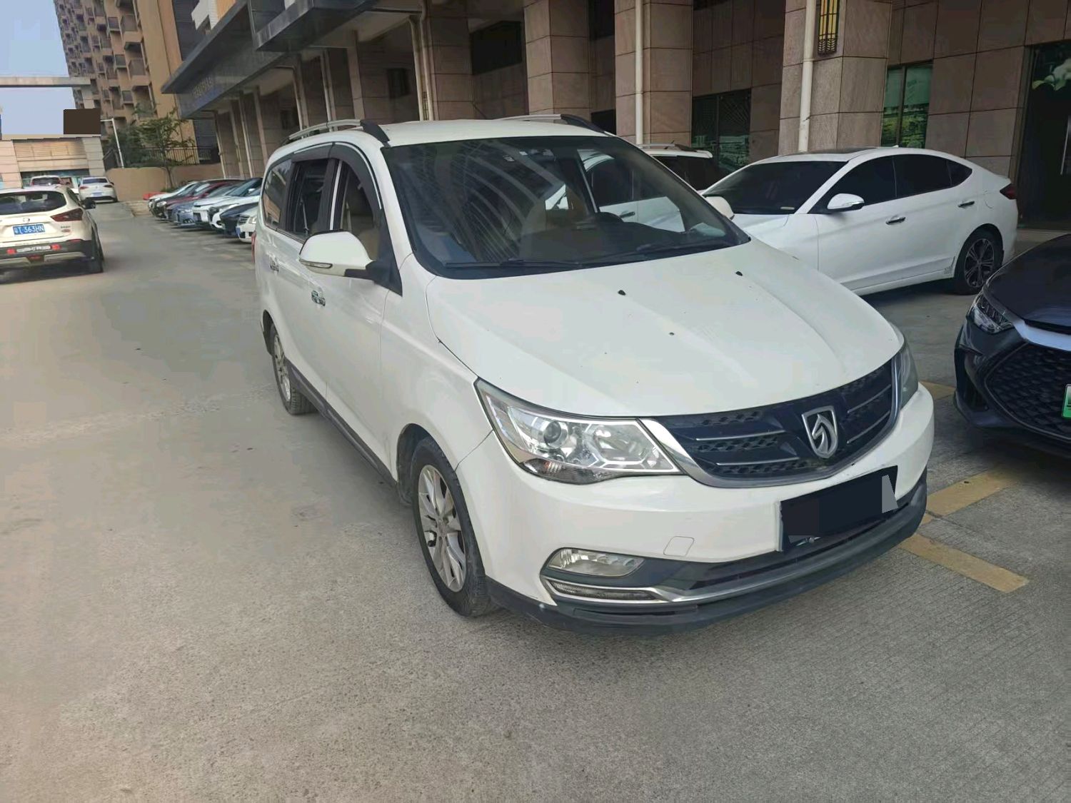 2016 Baojun 730 - Main View