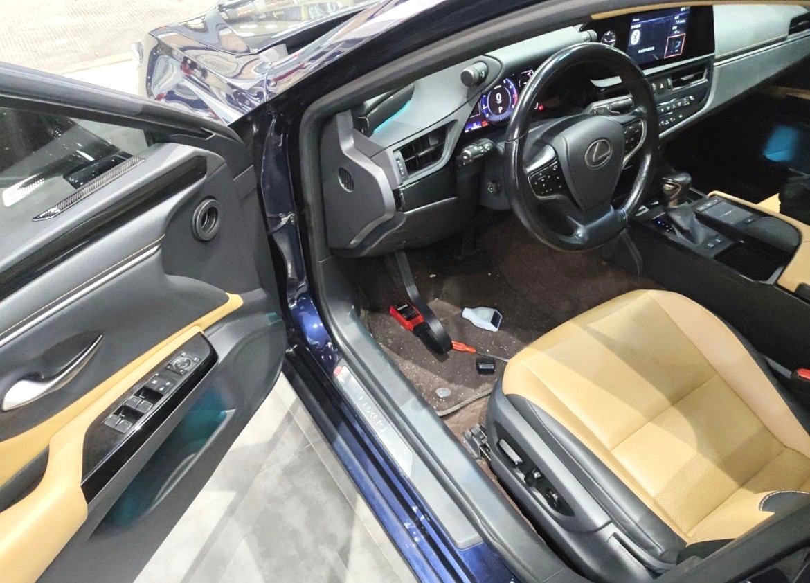 2021 LEXUS ES 200 - Main View