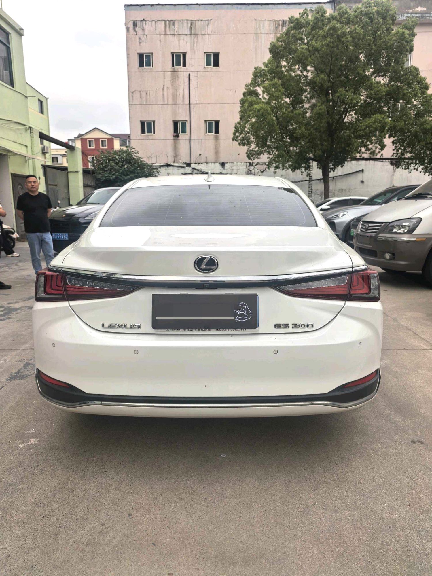 2020 LEXUS ES 200 - Main View