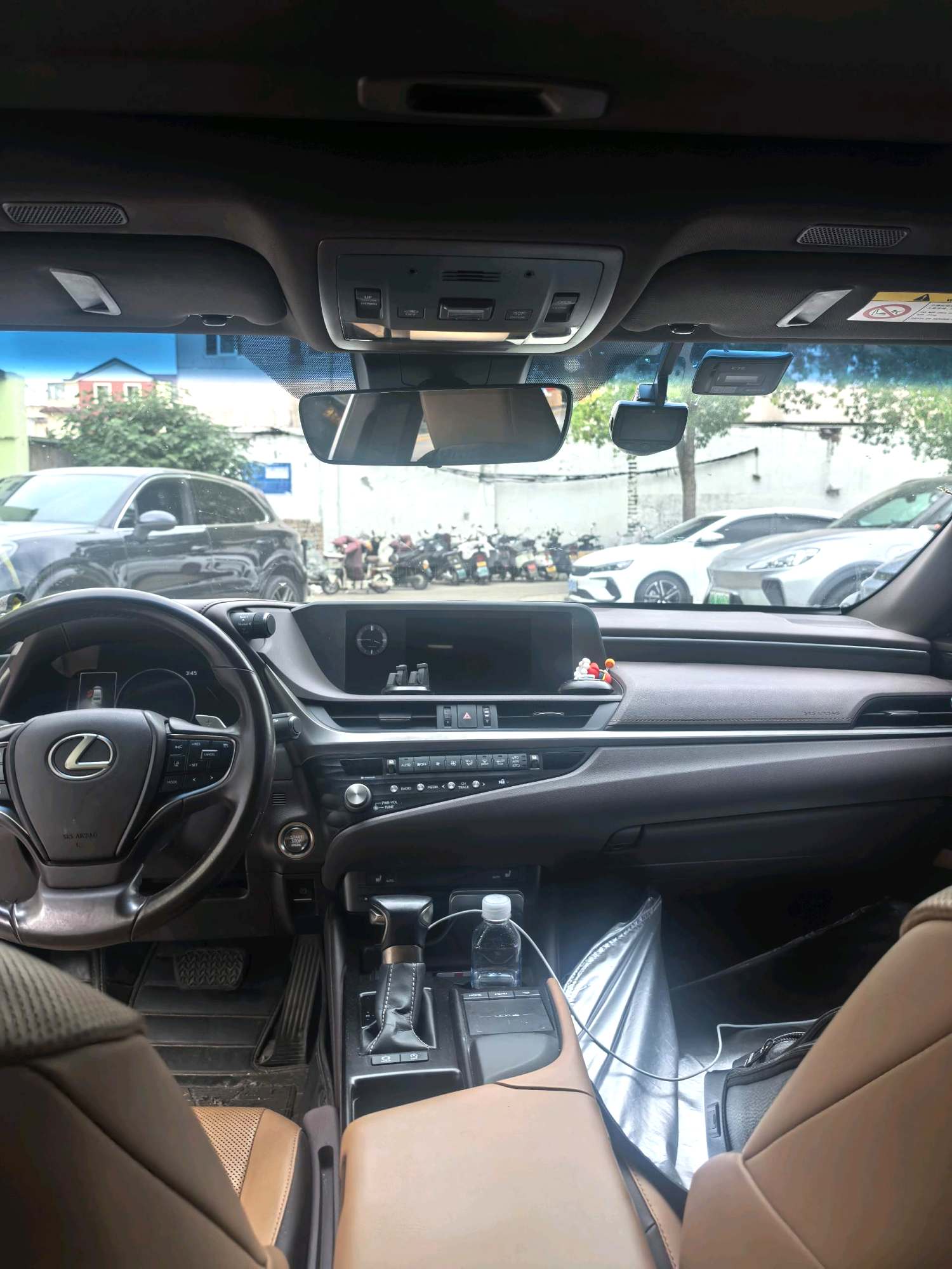 2020 LEXUS ES 200 - Main View