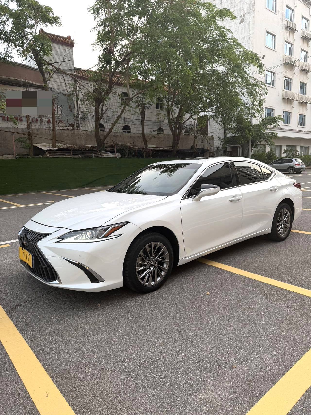 2022 LEXUS ES 200 - Main View