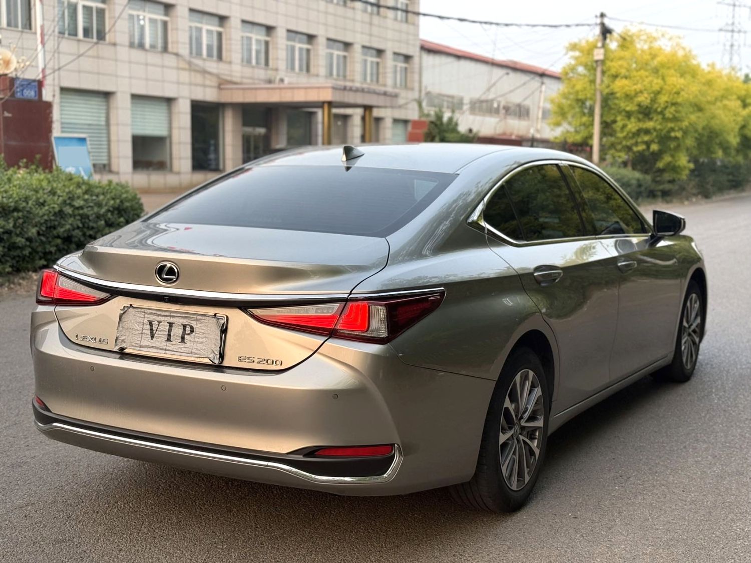 2022 LEXUS ES 200 - Main View