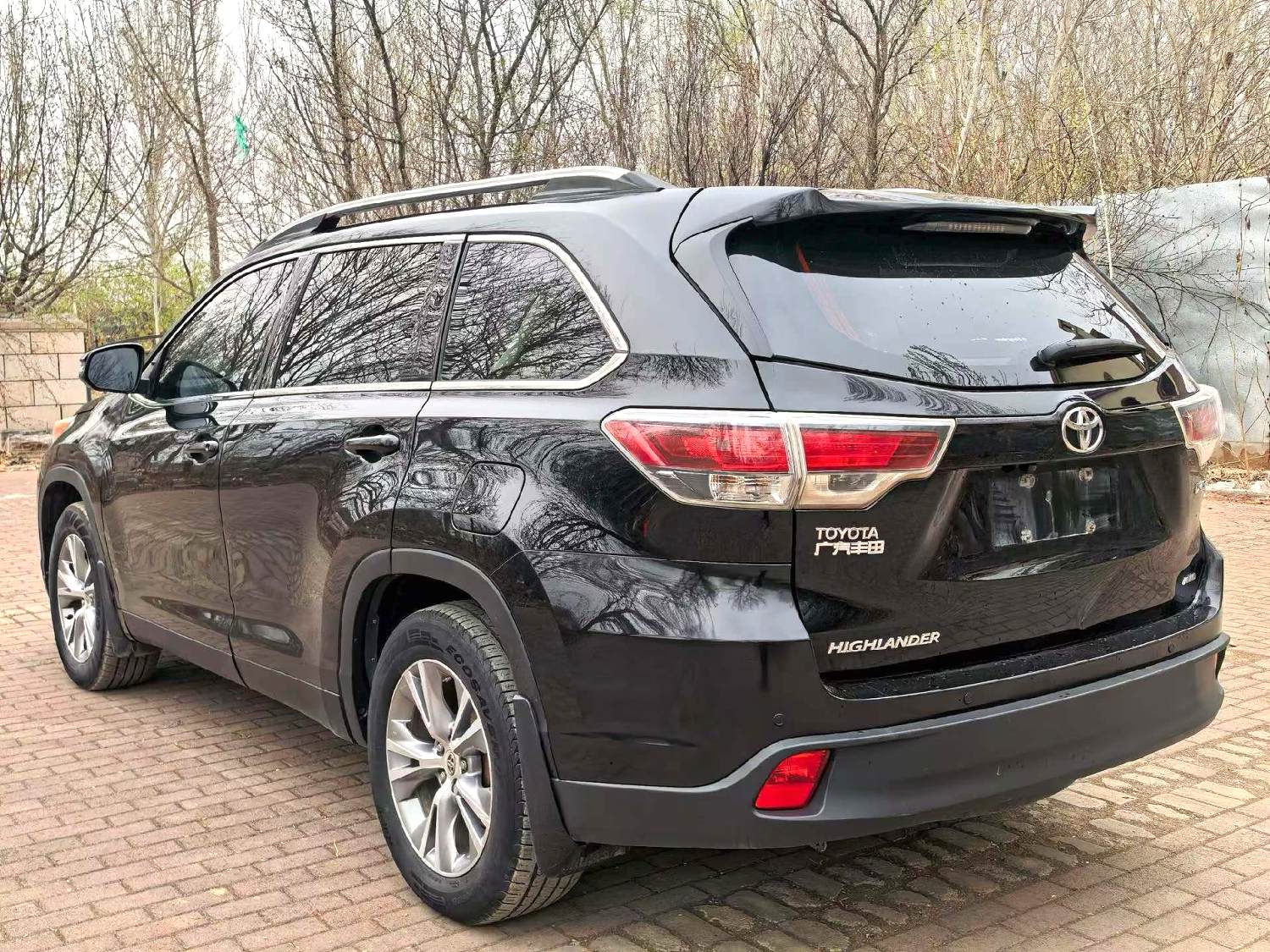 2017 Toyota Highlander - Main View