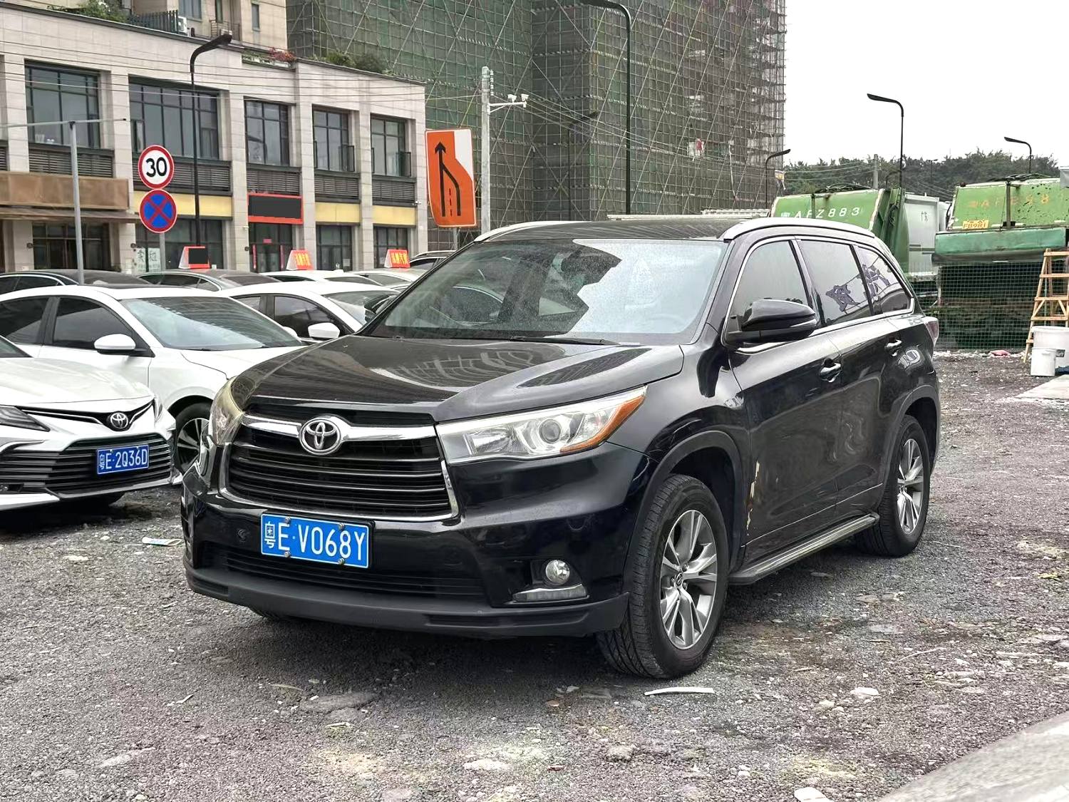 2017 Toyota Highlander - Main View