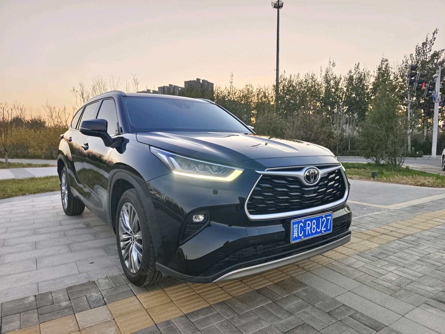 2024 Toyota Highlander - Main View