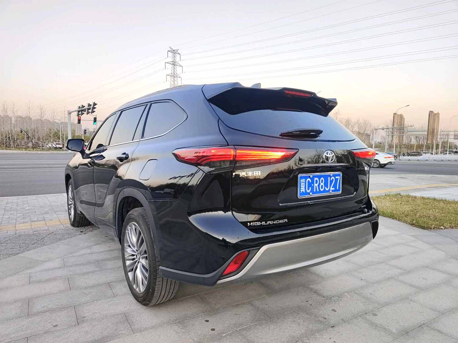 2024 Toyota Highlander - Main View
