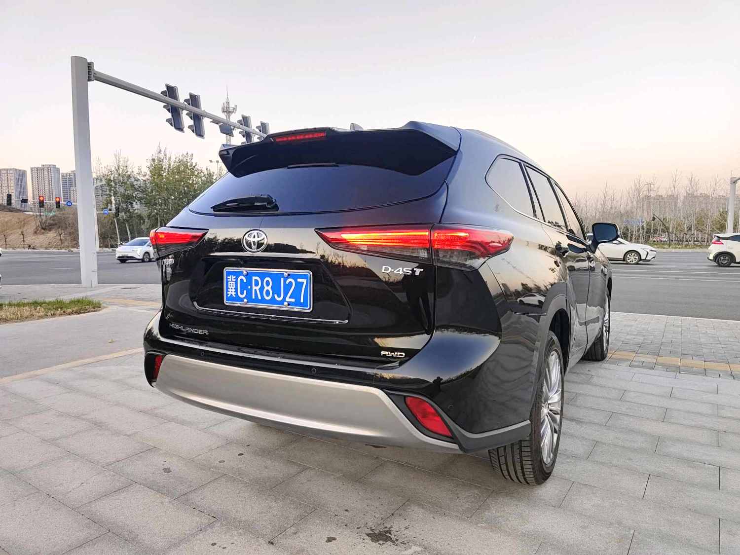 2024 Toyota Highlander - Main View