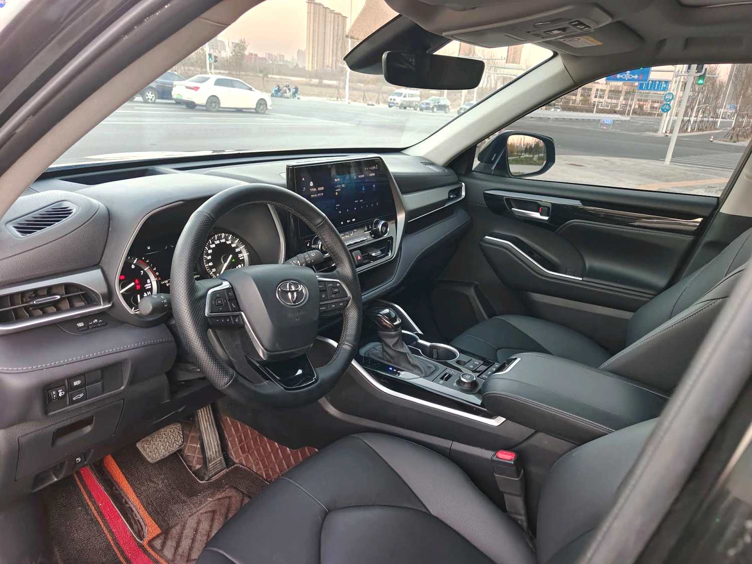 2024 Toyota Highlander - Main View