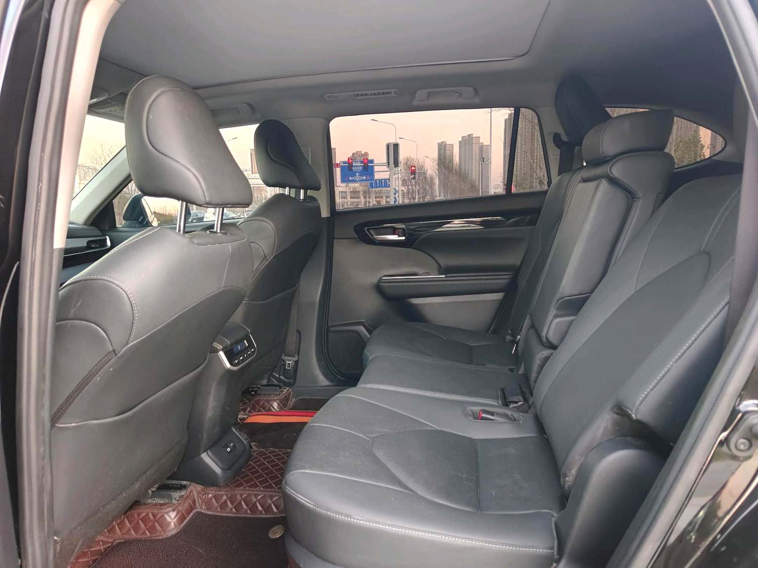 2024 Toyota Highlander - Main View