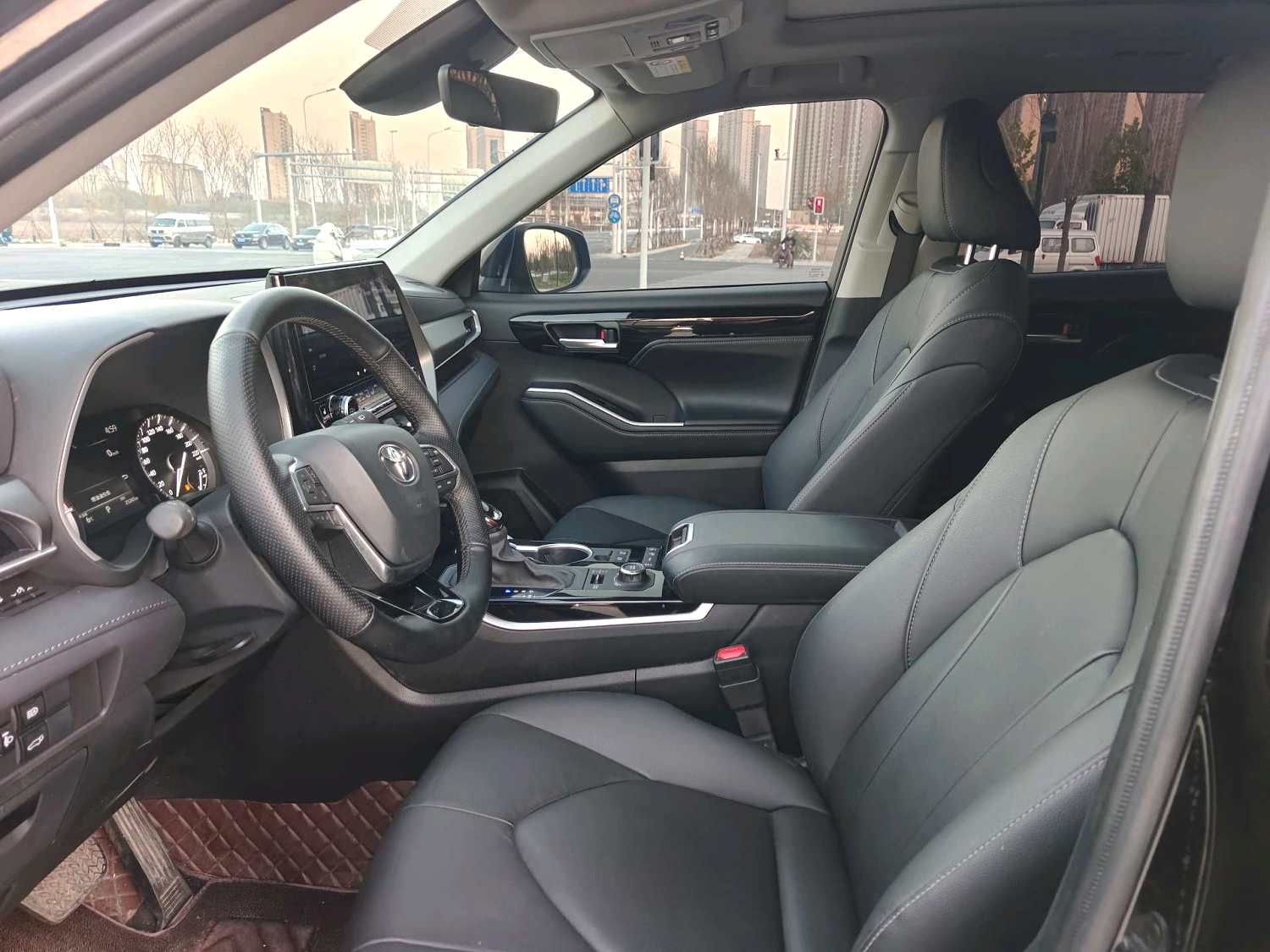 2024 Toyota Highlander - Main View