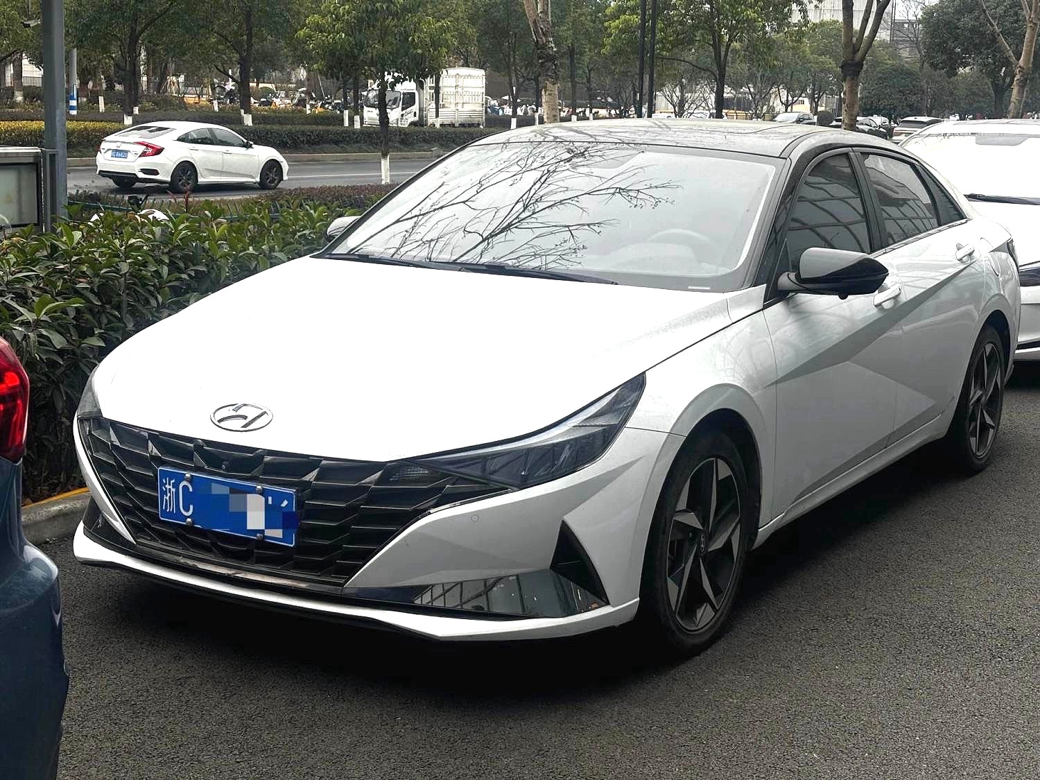 2021 Hyundai Elantra - Main View