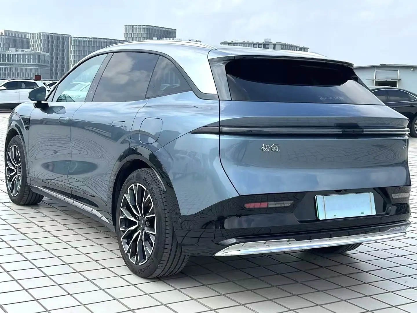 2025 Zeekr 7X - Main View